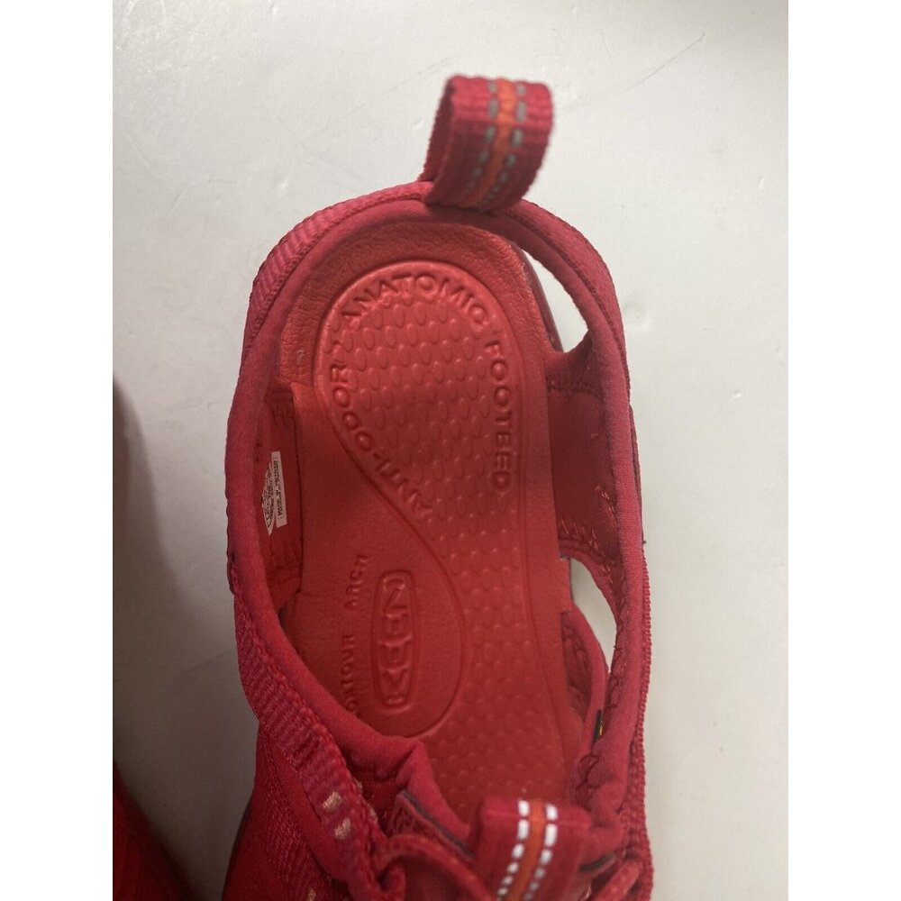 Keen Women’s Clearwater CNX Outdoor Sandals Size 6.5 Barberry / Hot Coral Pink - Picture 5 of 11